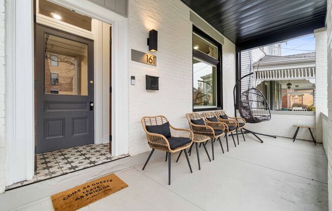 6 Bed 4 bath Fully Furnished Oakland