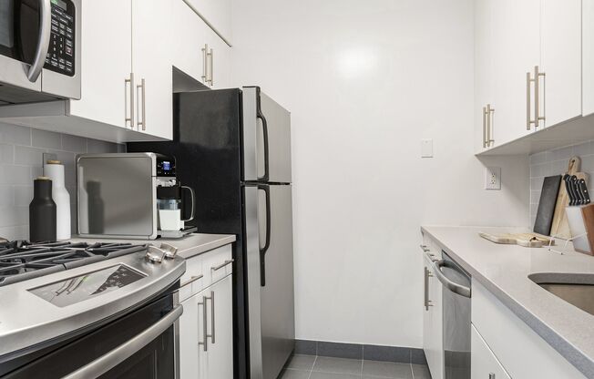 1 bed, 1 bath, 836 sqft, $5,000, Unit 16-K