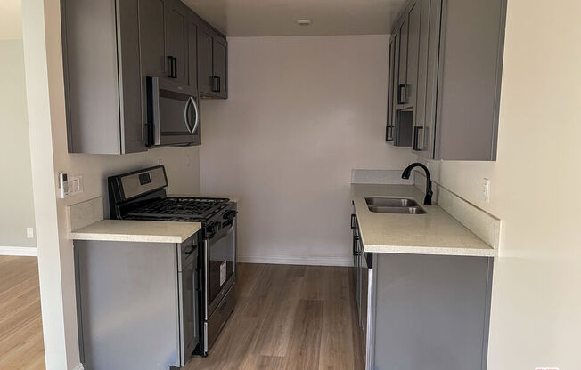 1 bed, 1 bath, 600 sqft, $1,800, Unit 6