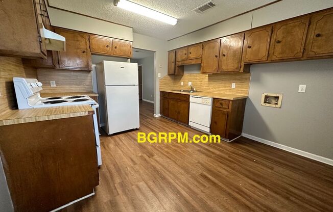 2 beds, 1 bath, 800 sqft, $725