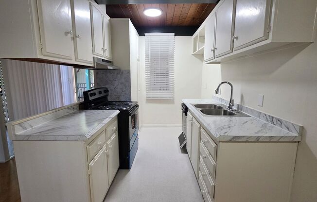 CABRILLO APTS