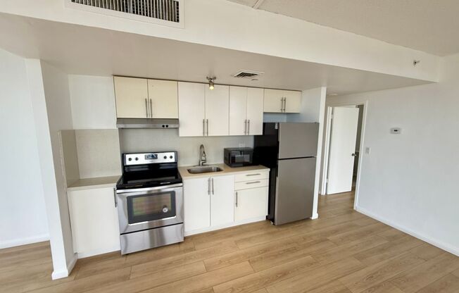 1 BED 1 BATH | HOLLYWOOD | YOUNG CIRCLE