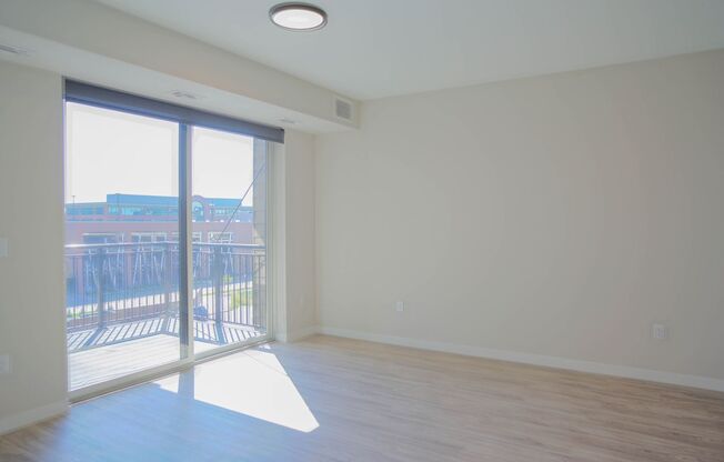 1 bed, 1 bath, 738 sqft, $1,600, Unit 209