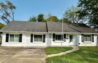 Freshly renovated 2 Bed 1 Bath in Clarksville!