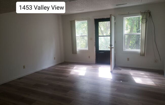 2 beds, 1 bath, 1,080 sqft, $850