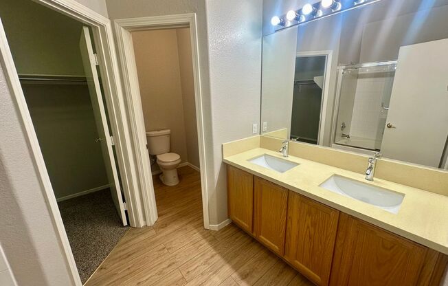 2 beds, 2 baths, $1,650, Unit UNIT 2011