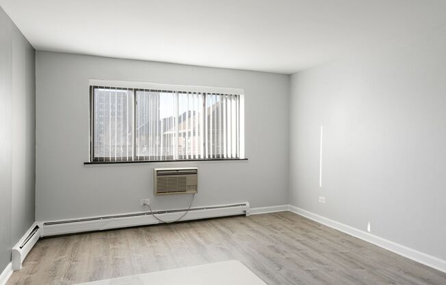 Studio, 1 bath, 275 sqft, $1,350, Unit 341
