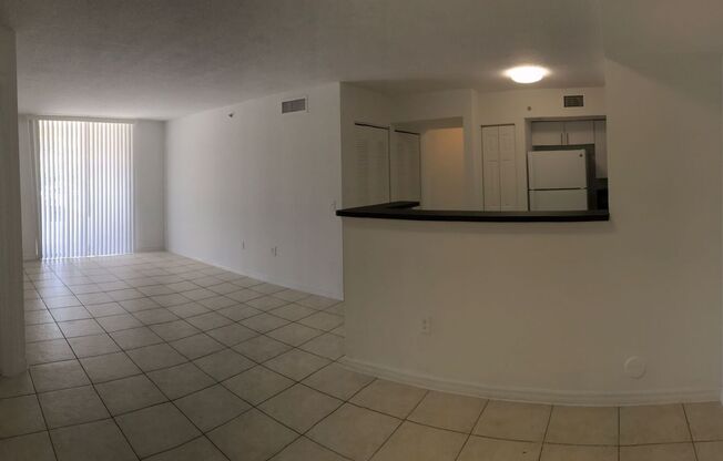 3 beds, 2 baths, 1,079 sqft, $2,600, Unit 13770-204