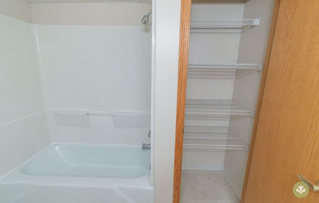 1 bed, 1 bath, 850 sqft, $925, Unit C-71