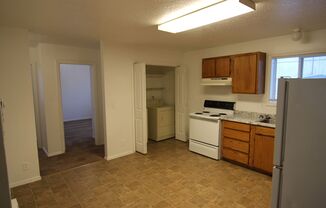 3 beds, 1 bath, 1,049 sqft, $950, Unit 3