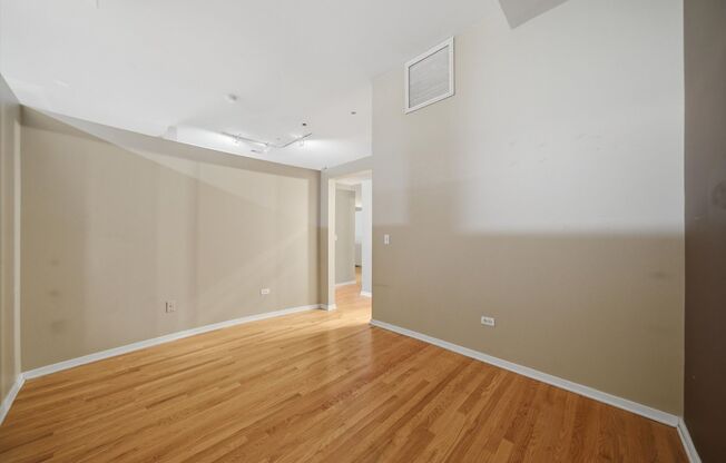2 beds, 2 baths, $3,100, Unit 506