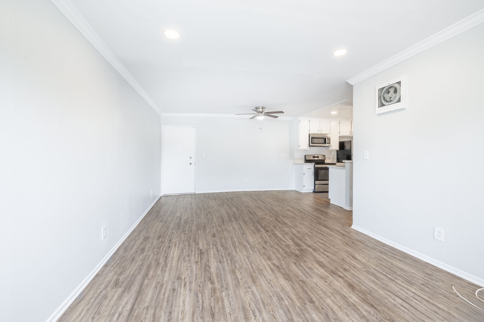 1 bed, 1 bath, 695 sqft, $1,798, Unit 204