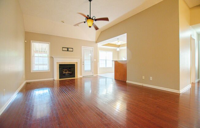 Pet Friendly Three Bedroom with Bonus in Sango!