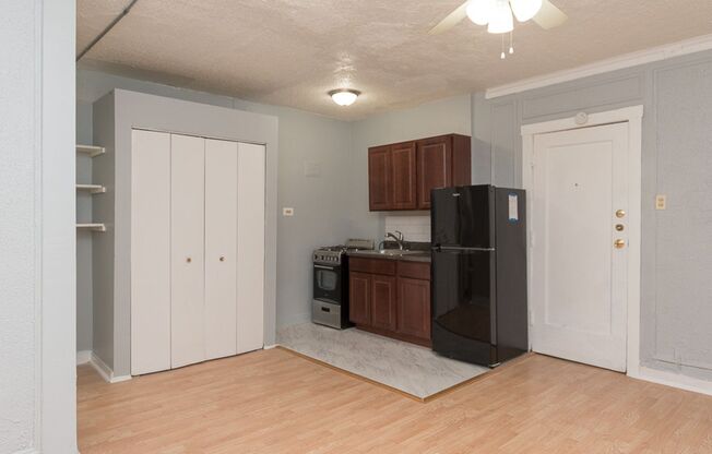 Studio, 1 bath, $1,000, Unit 205