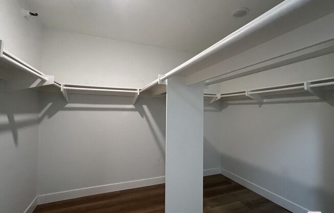 2 beds, 2 baths, 1,947 sqft, $5,595, Unit 910