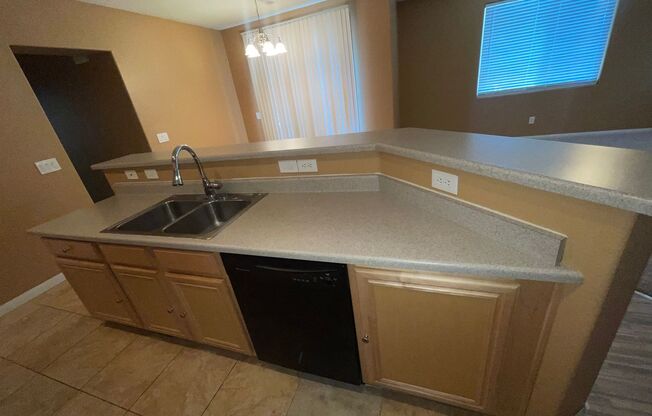 Delightful 2 Bedroom 2 Bathroom Townhouse!