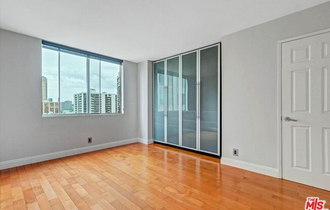 2 beds, 1.8 baths, 974 sqft, $4,200, Unit 1002