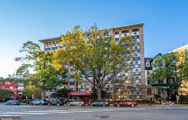 Dupont Circle One Bedroom W/Off Street Parking Included! Amazing Apartment Views!