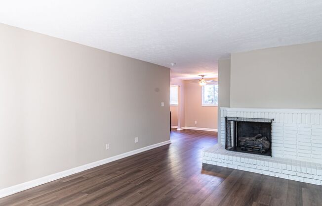 1 bed, 1 bath, 800 sqft, $1,295, Unit 8202-A