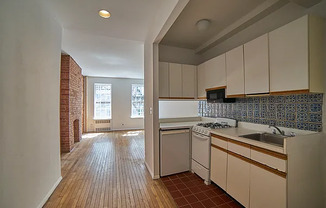 314 E 82 ST