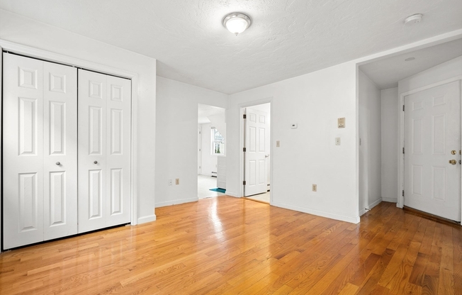 8 WALNUT ST