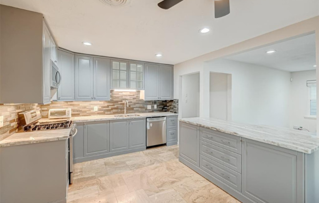 5410 DE MILO DR