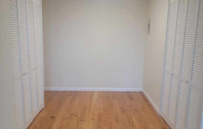2 beds, 1 bath, 860 sqft, $2,100, Unit 3F