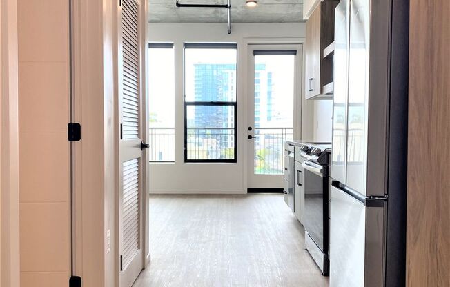 Studio, 1 bath, 411 sqft, $2,095, Unit 603