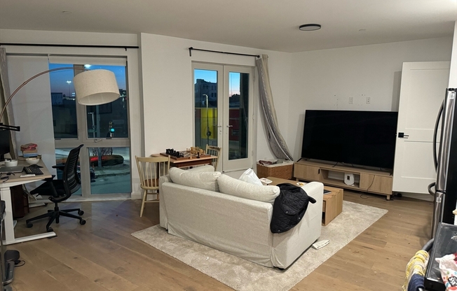 144 OLD COLONY AVE