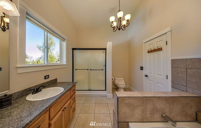5 beds, 3.5 baths, $3,900