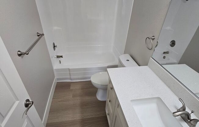 1 bed, 1 bath, 800 sqft, $2,450, Unit 1T