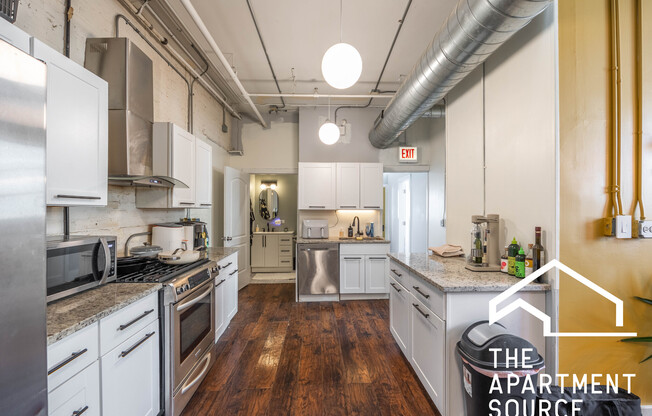 3953 W SHAKESPEARE