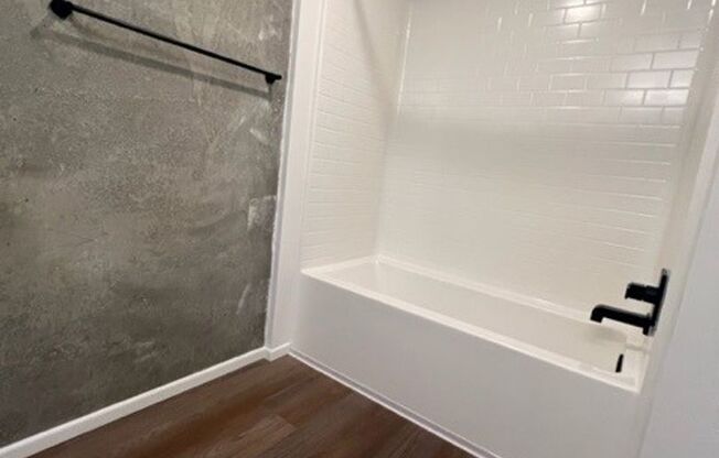 Studio, 1 bath, 320 sqft, $1,995, Unit 602