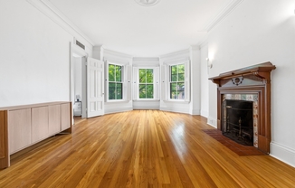 302 COMMONWEALTH AVE