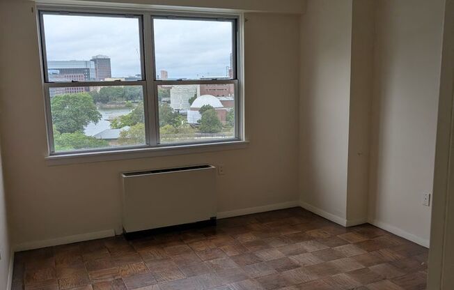 3 beds, 2 baths, 1,413 sqft, $3,500, Unit 9H