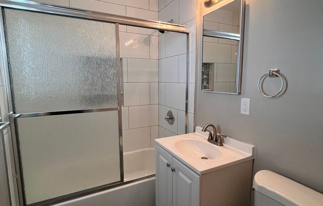 1 bed, 1 bath, 750 sqft, $1,825, Unit 09