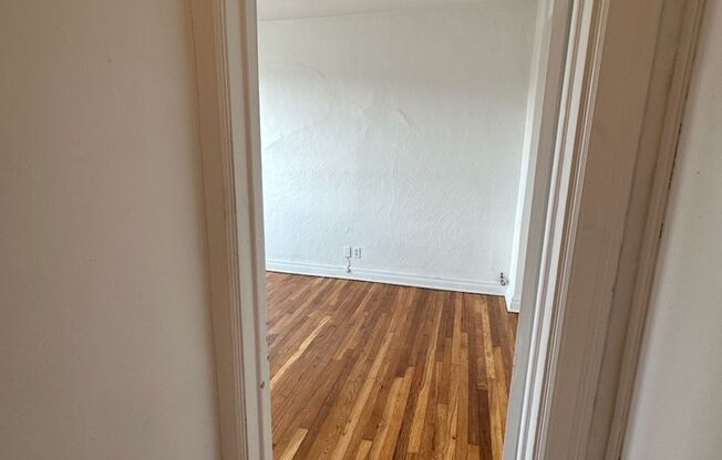 2 beds, 2 baths, 1,303 sqft, $2,165, Unit New King Edward  502