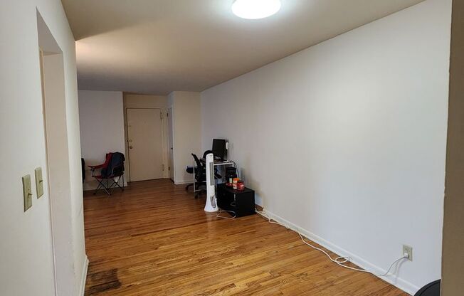 2 beds, 1 bath, 874 sqft, $1,445, Unit C-22