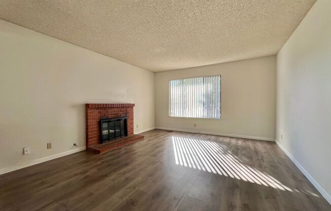 2 beds, 1 bath, $2,800