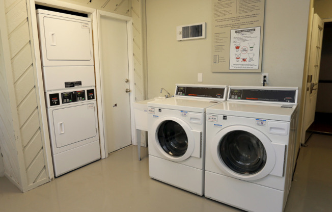 1 bed, 1 bath, 744 sqft, $1,005, Unit 3040-106