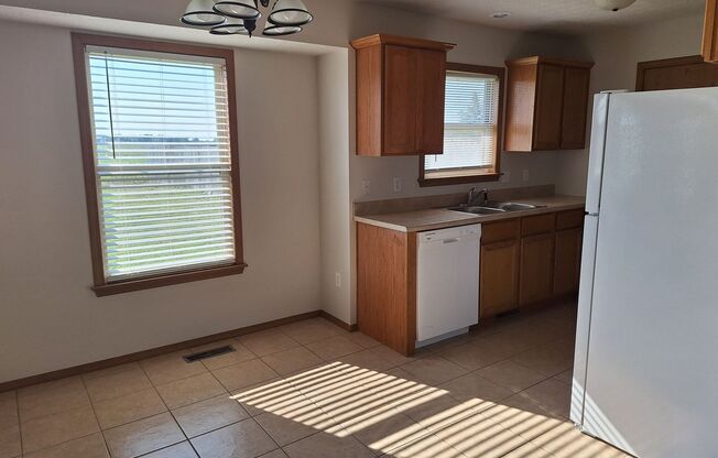 3 beds, 2 baths, $1,495