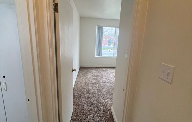 1 bed, 1 bath, $1,095, Unit 23