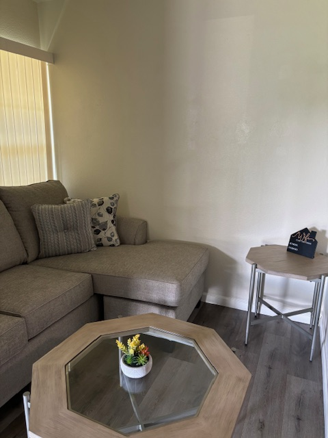 938 N VAN NESS AVE