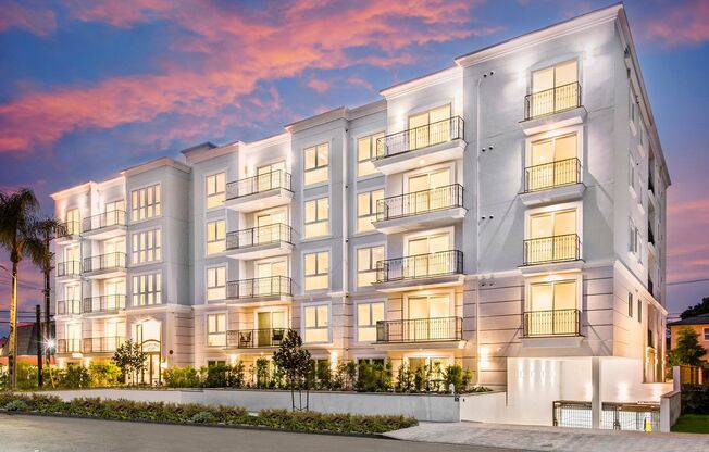 2 beds, 2 baths, 1,299 sqft, $4,495, Unit 303
