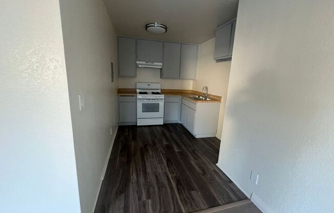 1 bed, 1 bath, 500 sqft, $1,850, Unit 102