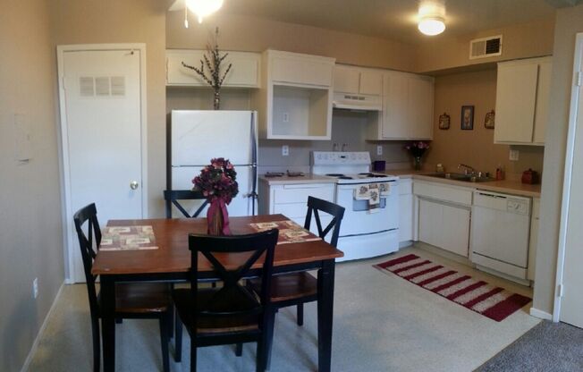 1 bed, 1 bath, 676 sqft, $1,195, Unit 50