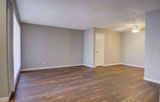 Wornall Place Apartments & Townhomes