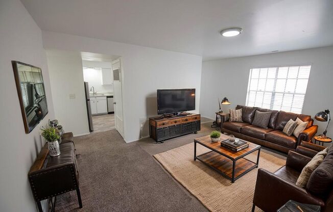2 beds, 1 bath, 920 sqft, $1,299, Unit 30