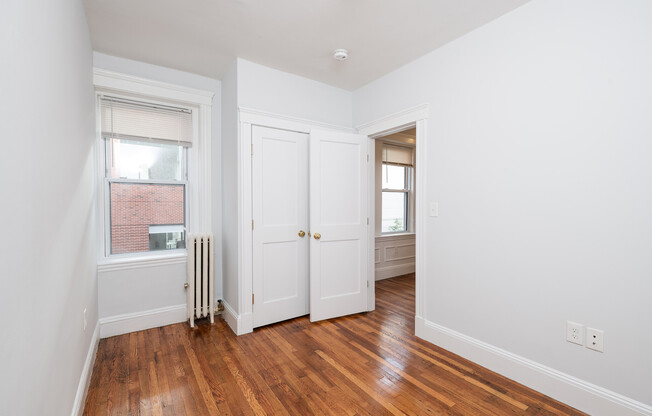 2 beds, 1 bath, 419 sqft, $3,350, Unit 22