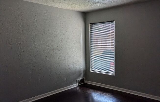 2 beds, 1 bath, $1,150